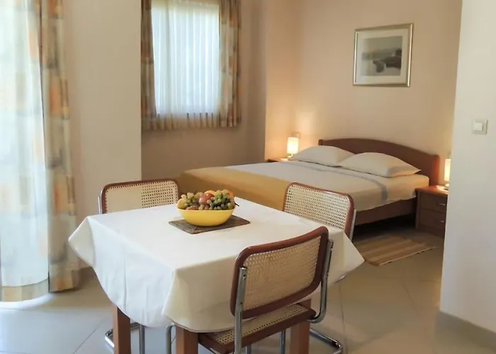 Lada Daire Baška Voda