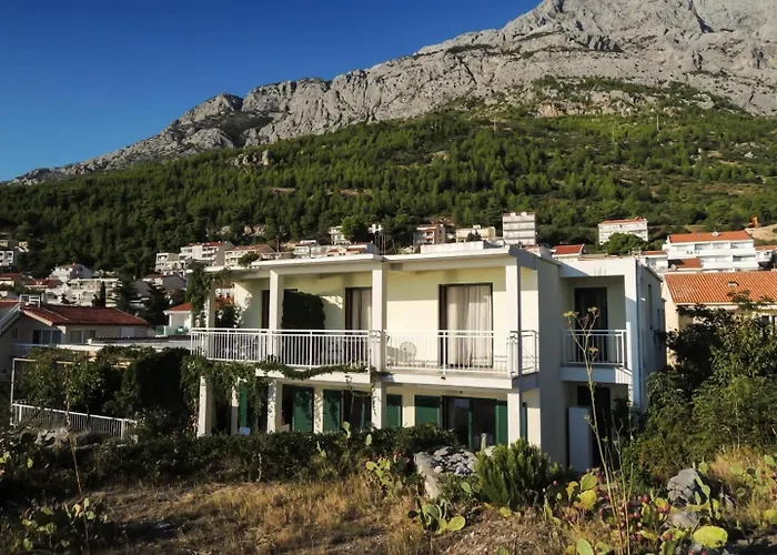 Daire Lada Baška Voda