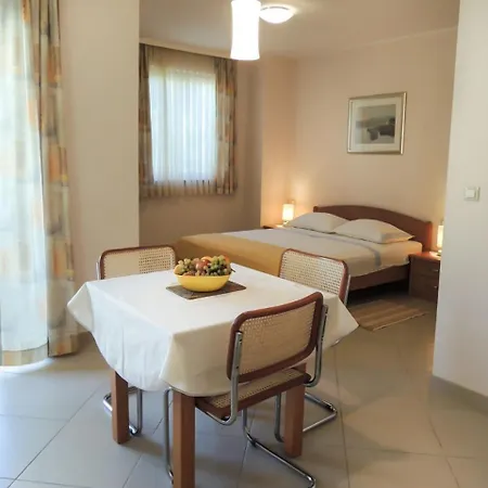 Lada Apartment Baska Voda