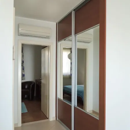 Apartment Lada Baska Voda