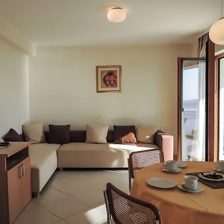 Lada Apartment Baska Voda