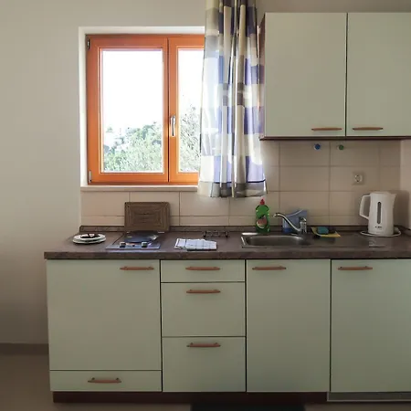 Lada Apartment Baska Voda
